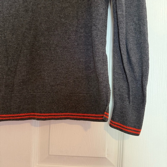 Old Navy Gray Heart Detail Crew Neck Sweater Long sleeve Top Knit - Picture 4 of 7